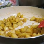 How to caramelize apples in a frying pan for pie, filling, strudel