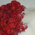 pureed raspberries with sugar