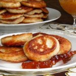 Pancakes made from sour milk. How to cook fluffy, thin and tasty. Photo 