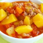 Vegetable stew with minced meat