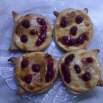 Puff pastry cookie recipes with filling, in the oven