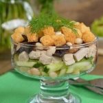 Salad with beans and chicken - interesting cooking ideas for holiday and everyday menus
