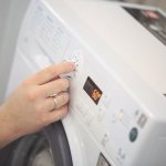 How much electricity and water does a washing machine consume per hour, day and month?