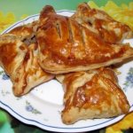 Puff pastries with minced meat
