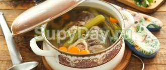 Суп из зеленого горошка, порея и говядины