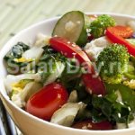 Warm salad with vegetables