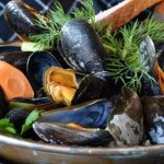 Selection and processing of mussels