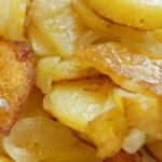 Fried potatoes with onions