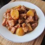 Roast pork with potatoes in a frying pan: selection of ingredients, recipe, cooking tips